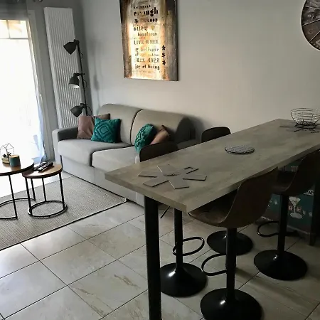 Maison Entre Le Pyla Et Arcachon, Piscine Commune Holiday home